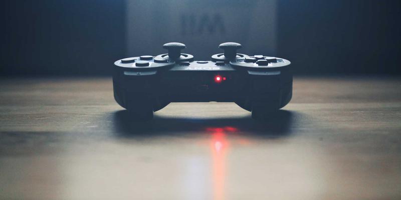 从神像到舞姿：印度摄影艺术如何用雕塑与舞蹈构建社会批判的视觉档案