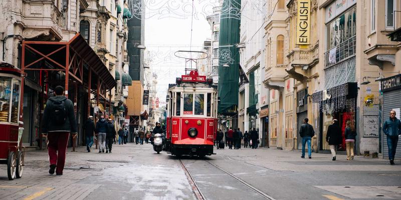 从雕塑到音乐：印度当代艺术市场的崛起与收藏新趋势